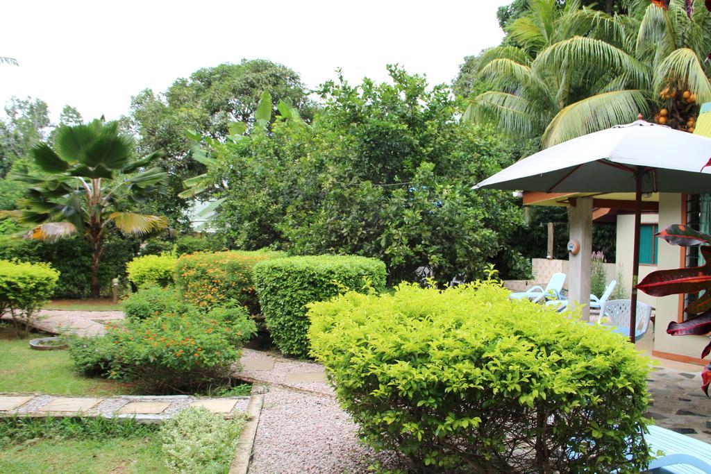 Belle Des Iles Acomodação com café da manhã La Digue Exterior foto