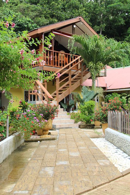 Belle Des Iles Acomodação com café da manhã La Digue Exterior foto